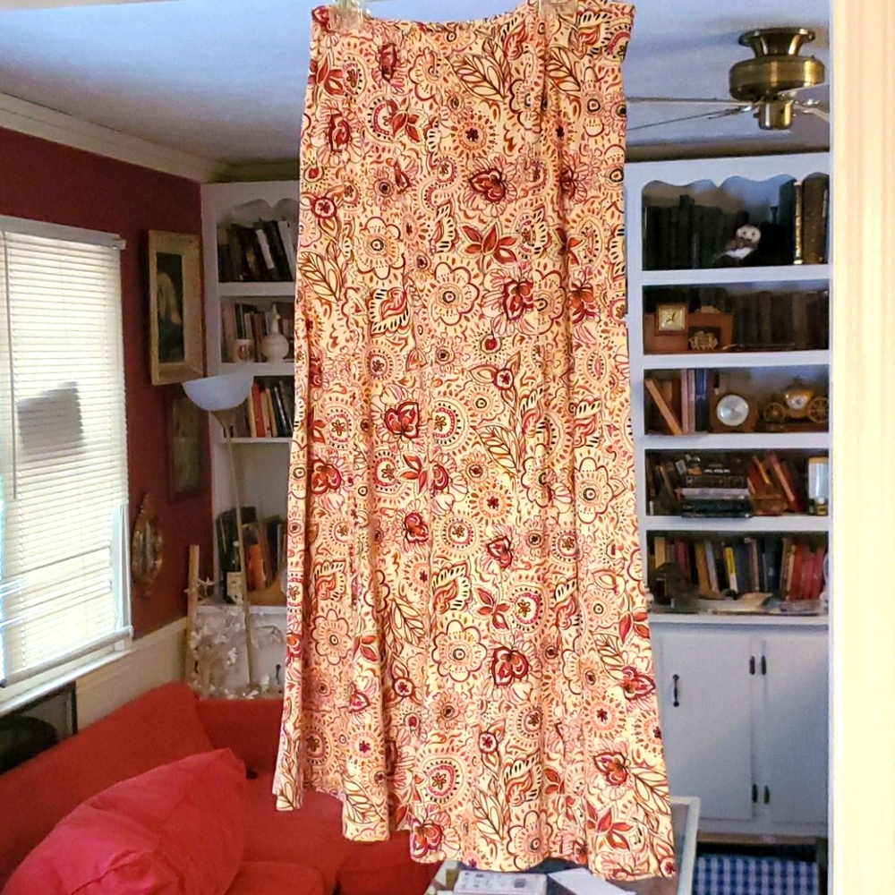 Beautiful long floral skirt 10